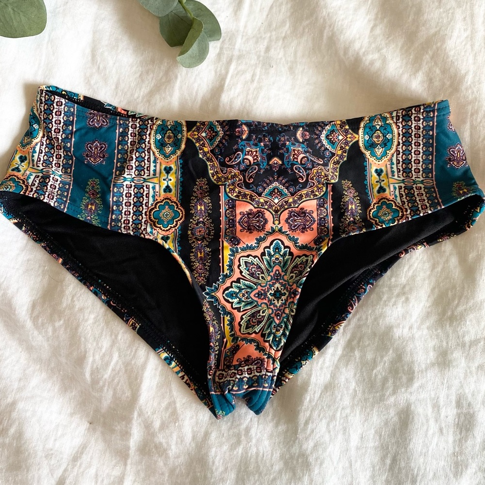 NWOT O’Neill Tribal Print Bikini Bottom